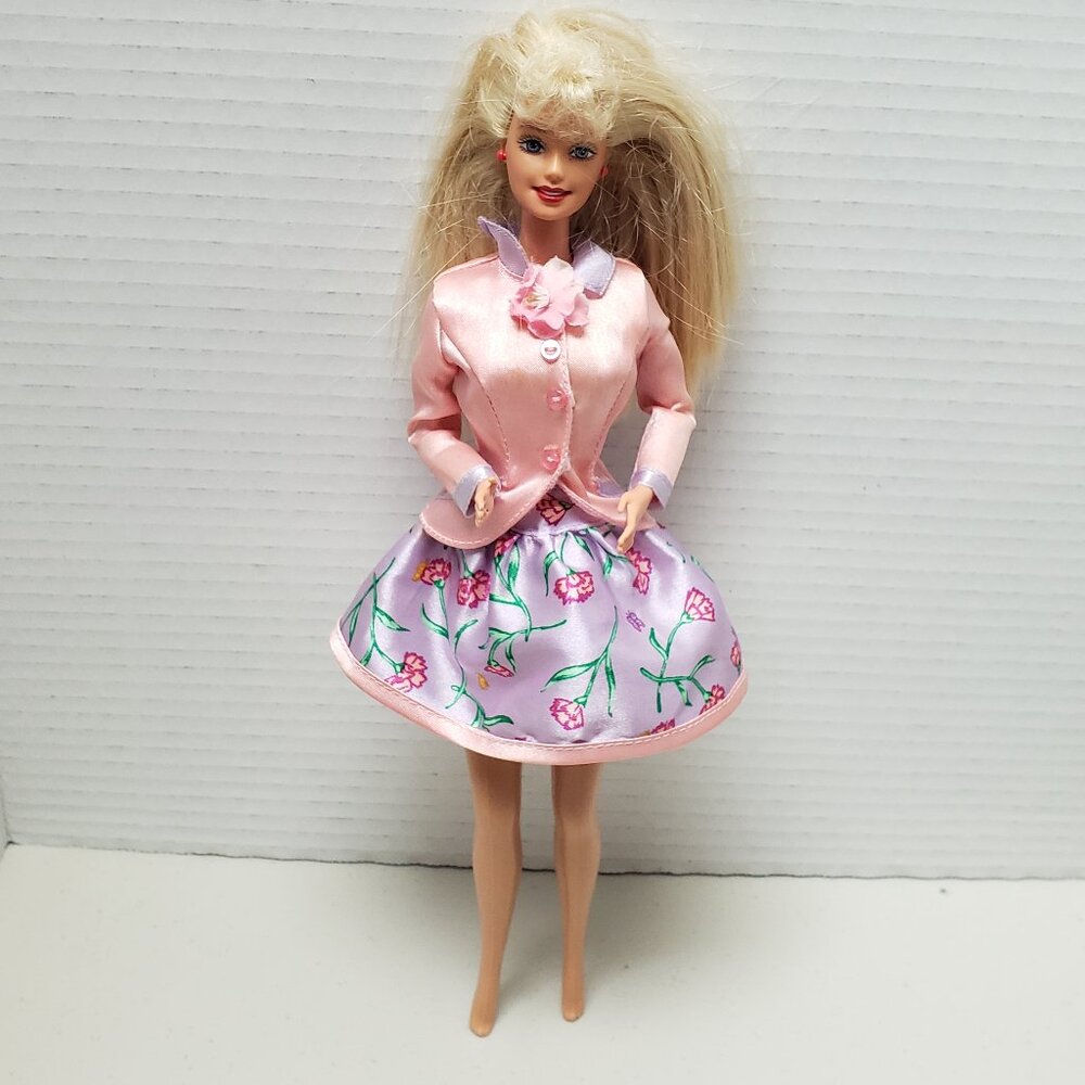 Barbie Doll In Fashion Avenue Internationale Spring Outfit 1996 - Picture 3 of 10